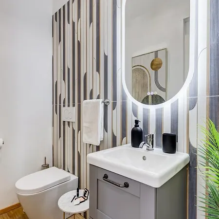 Chiara - A New Luxury Star Is Born In Rome! * Roma
