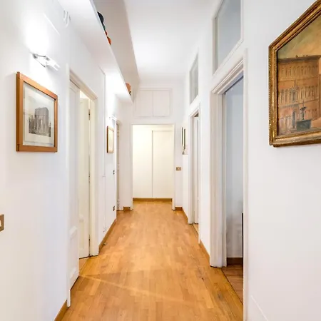 Apartment Maison Regola, Styilish In Campo De Fiori Rome