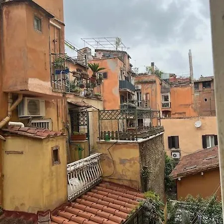 Casa Tasteverina Apartment *