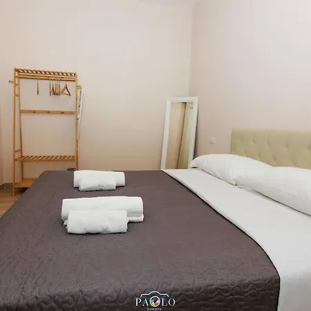 Domus Degli Dei * Rome