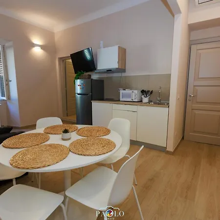 Domus Degli Dei Apartment *