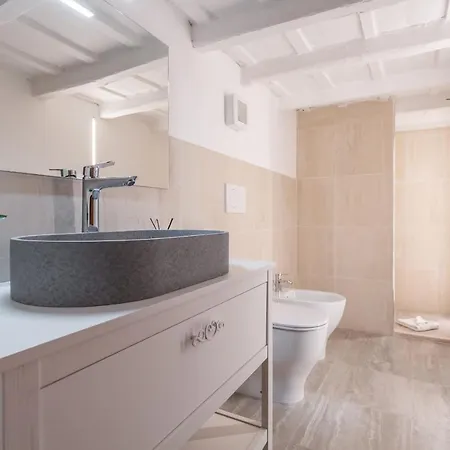 Апартаменты Trastevere San Calisto 3 Bdr Рим