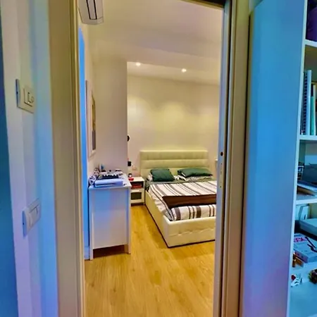 Auditorium Luxury Apartment *
