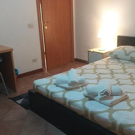 Centro Metro Rebibbia Guest house *