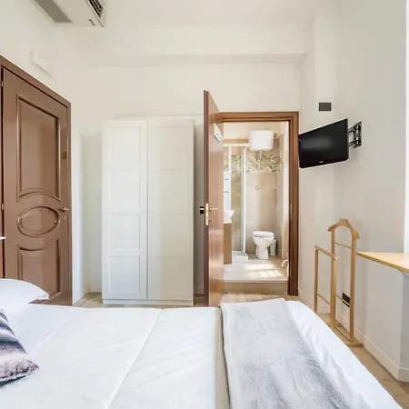 Piramide Guest house *