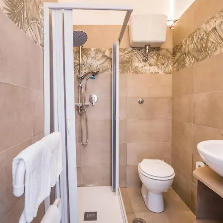 Guest house Piramide *