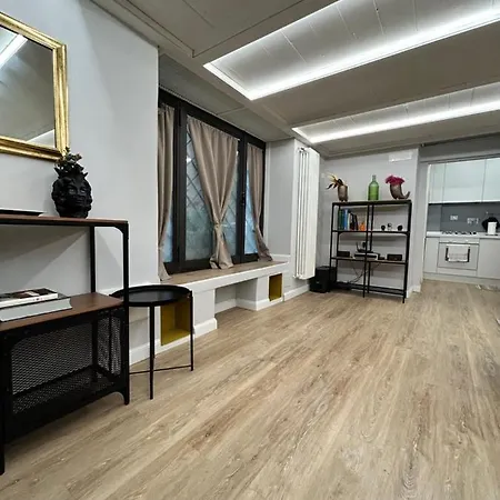 Icona Loft Gianicolense Apartamento *