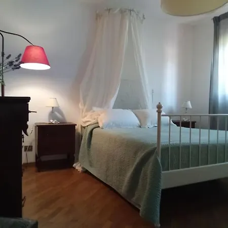 Holiday home Residenza Nella Campagna Di Capitale. *
