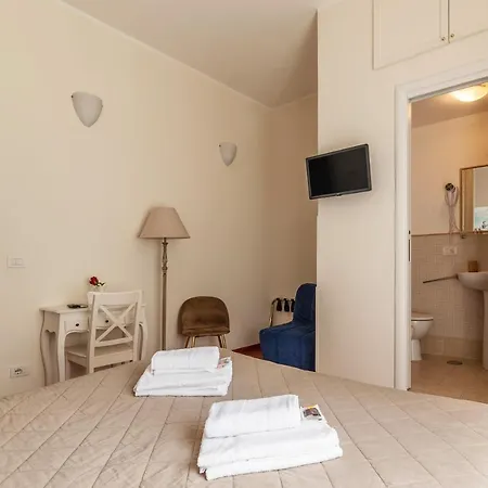 4-rooms Flat At Vatican Apartment *
