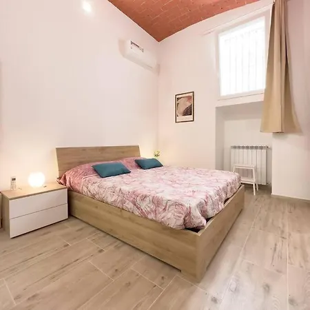 With Terrace In The Heart Of Pigneto Apartment