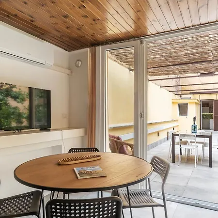 Magnolia Terrace At Vatican Museum Apartment