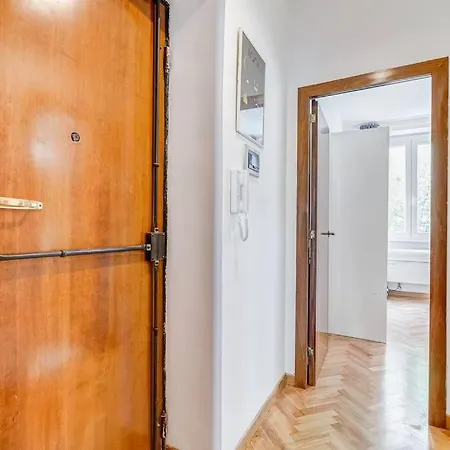 Apartamento Luminous Few Steps From Piazza Navona Roma