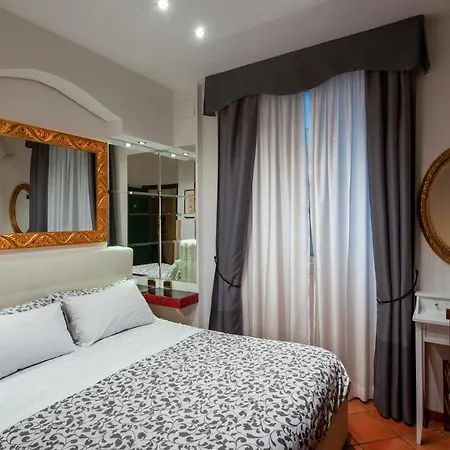 Hotel Canova 3*