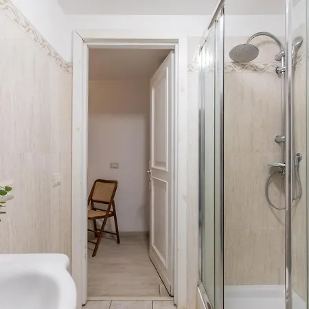 Basic - 350 M Far From Fontana Di Trevi Apartamento Roma