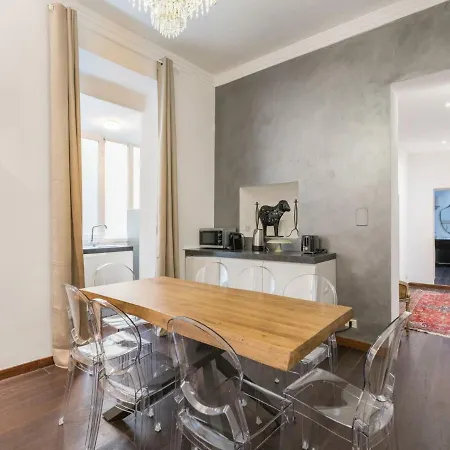 The Rent - Three-bedroom Close To The Quirinale *