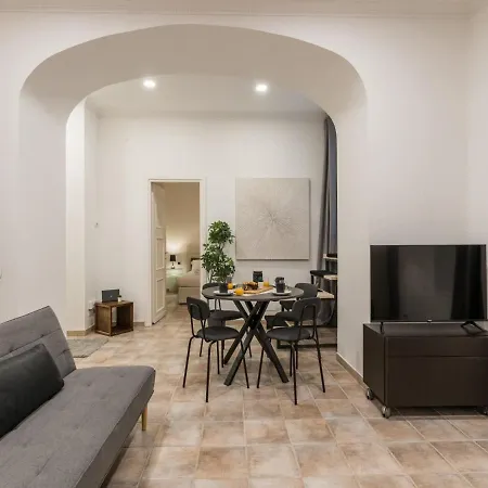 The Rent - Gorgeous One-bedroom Near Piazza Di Spagna Apartment