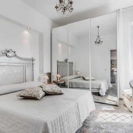 Maison Accademia Apartment *