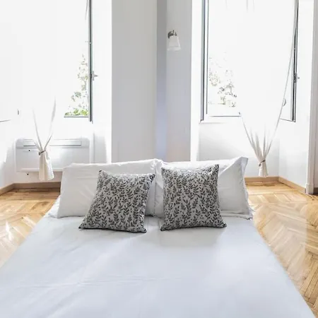 Lovely And New Near Termini Station Apartment *