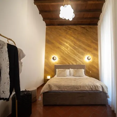 Campo De Fiori Chic Apartment