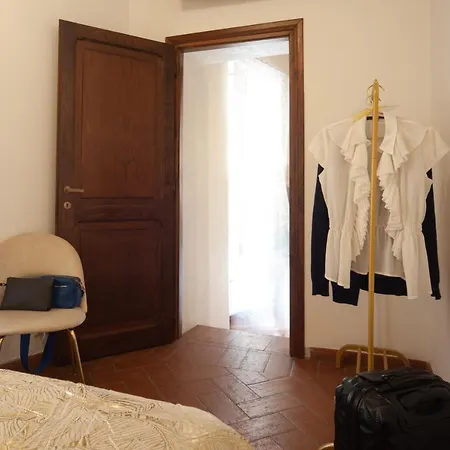 Apartment Campo De Fiori Chic *