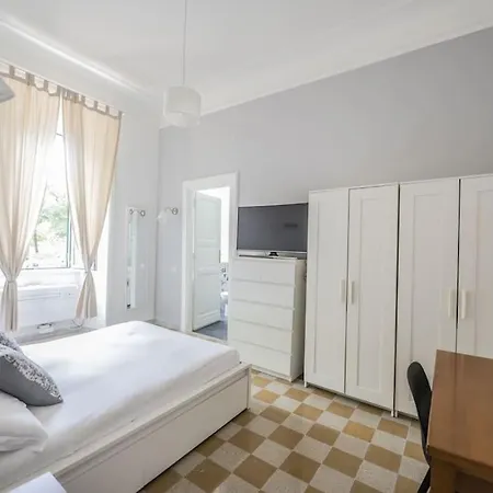 Lovely And New Near Termini Station Apartment Rome