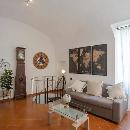 D'elite Trevi Fountain Apartment