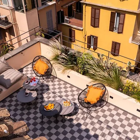 Apartment Romac - Condotti Penthouse In The Spanish Steps Area *