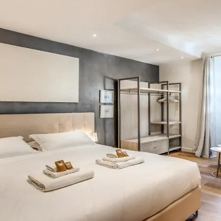 Deluxe One Bedroom Apartment, Perfect Location, Air Cond Rome