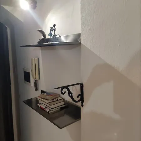 Studio In Trastevere Panieri 48 10 Rome