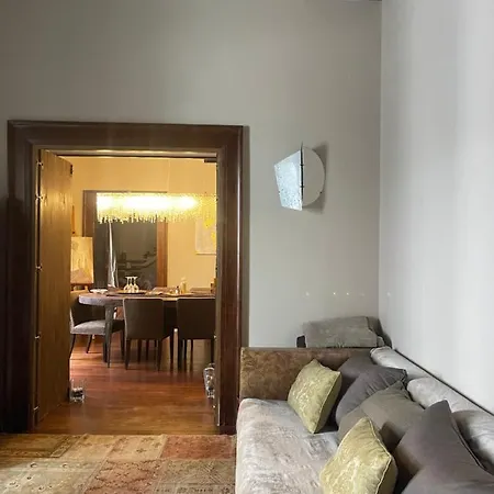Flower Apartment Rome