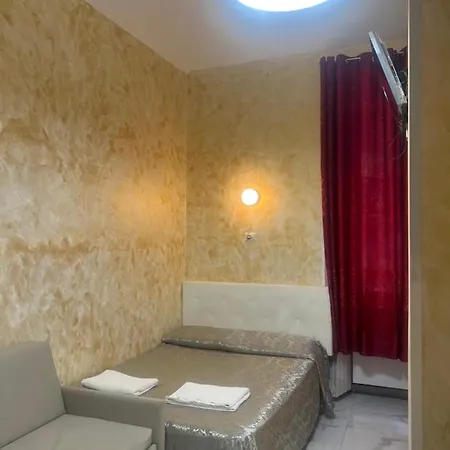 Affittacamere Termini Golden House *