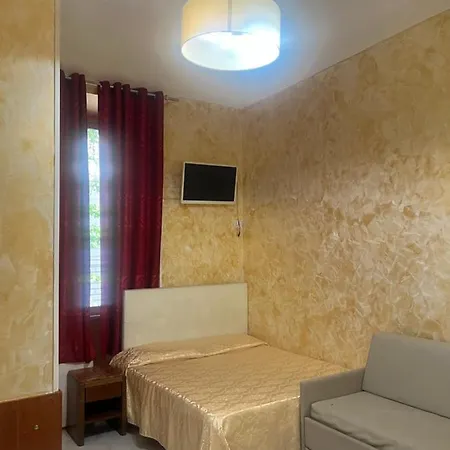 Affittacamere Termini Golden House *