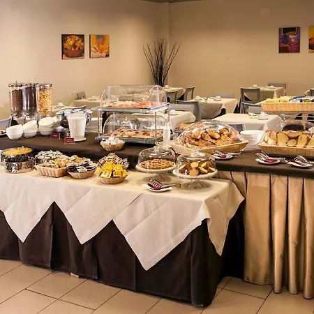 Artis Hotel 4*