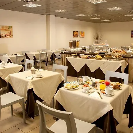 Artis Hotel 4*