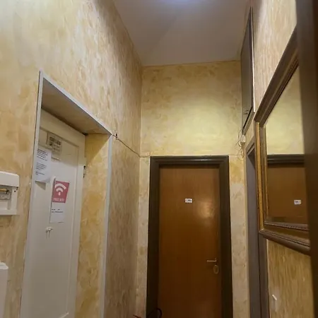 Termini Golden House Affittacamere *