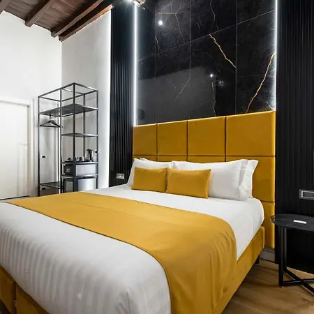 At Luxury Navona Rom