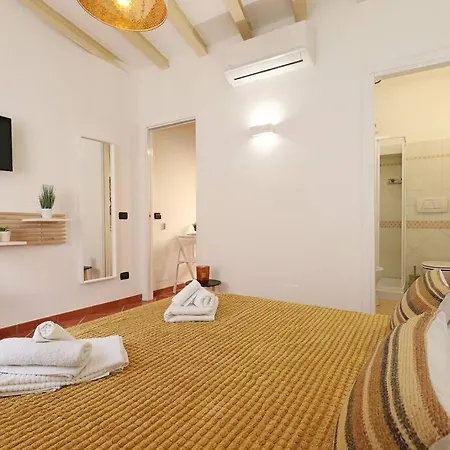 Blu Flamingo Trilussa Apartment Rome