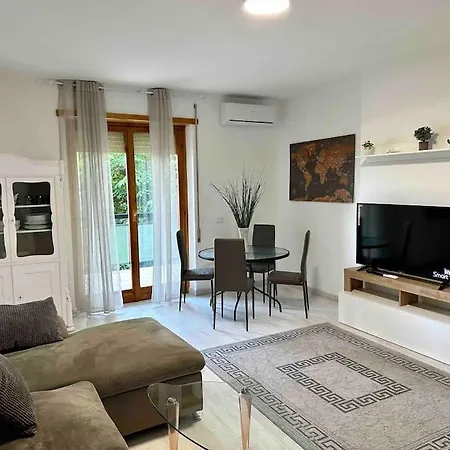 Luminoso Domus Eur Apartment *