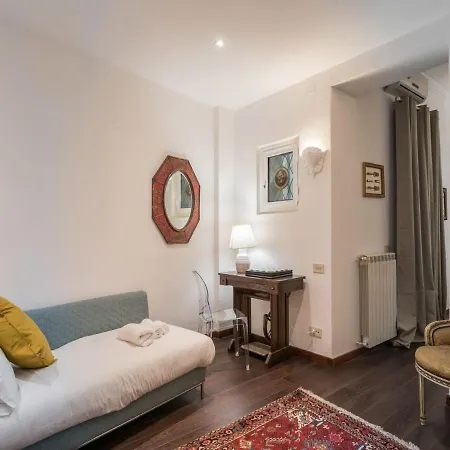 Apartment The Rent - Three-bedroom Close To The Quirinale Rome
