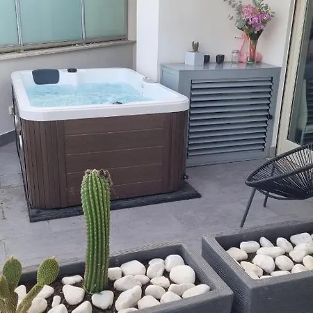 Apartment Penthouse 40 In Trastevere With Seasonally Jacuzzi