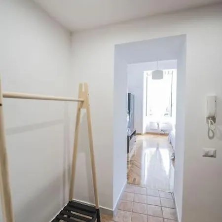 Lovely And New Near Termini Station Apartment *
