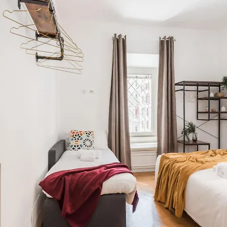 Apartment The Rent - Spacious Three-bedroom Near The Colosseum *