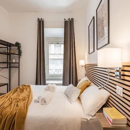 Apartment The Rent - Spacious Three-bedroom Near The Colosseum Rome