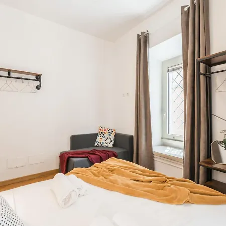 Apartment The Rent - Spacious Three-bedroom Near The Colosseum Rome