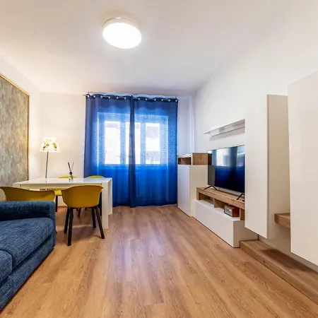 Laura - Garbatella Apartment