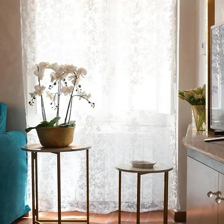 Campo De Fiori Chic Apartment