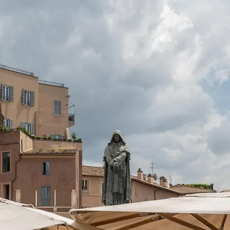 Campo De Fiori Chic * Rome