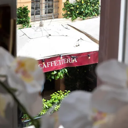 Campo De Fiori Chic Apartment *