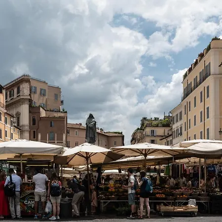 Campo De Fiori Chic Apartment *