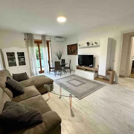Apartment Luminoso Domus Eur Rome